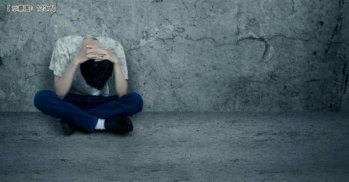 惊！发电厂大门塌陷 6男子受困