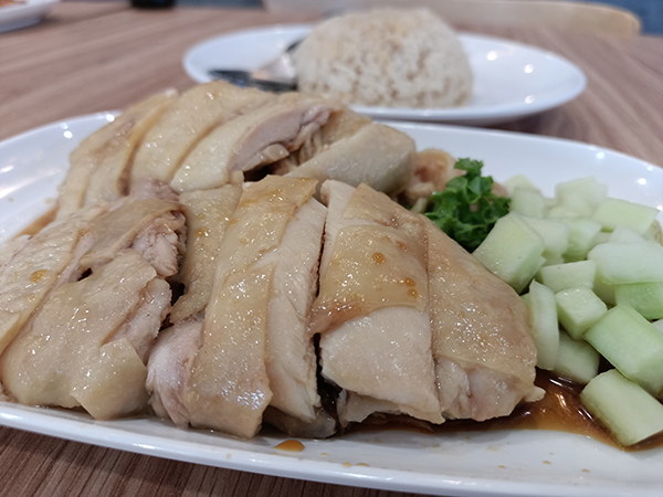 马六甲,冠军鸡饭,The Best Chicken Rice Shop,玛琳再也 #World Top Gourmet Awards 2022,鸡饭,叉烧,炸大肠,美食,得奖