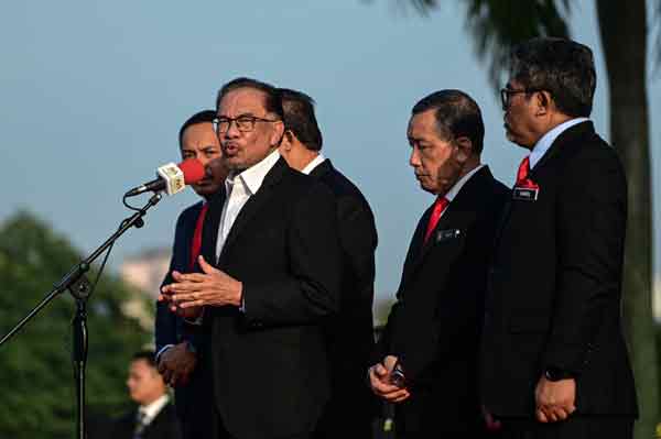  Anwar Ibrahim,Invite,civil servants,save,country