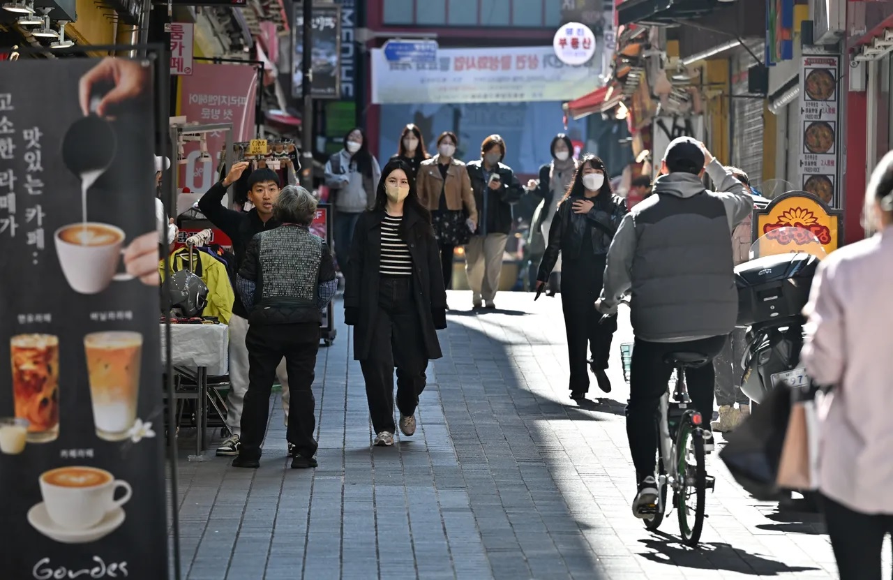韩国当局今天发布一项人权调查，逾5成韩国民众认为新冠肺炎对人权产生影响。