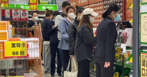 ◤全球大流行◢ 中国民众担心染疫 抢购测试剂退烧感冒药