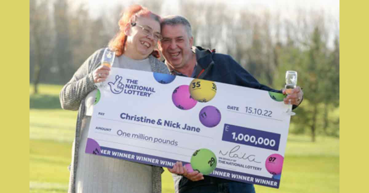 英国夫妇在举办婚礼的前一周,抱走乐透100万英镑大奖。