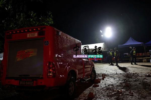 峇冬加里露营地土崩