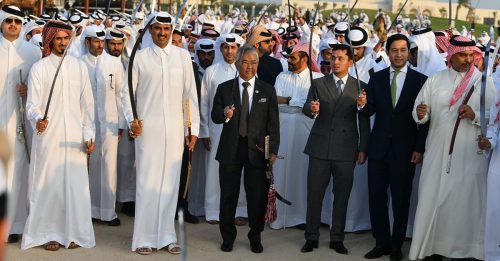 出席卡塔尔国庆庆典 元首观赏 卡塔尔剑舞