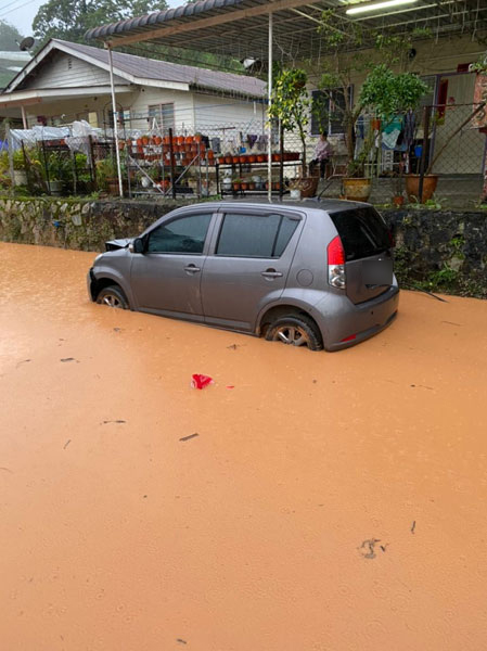 金马仑甘榜拉惹新村,水灾