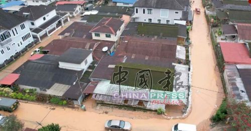 金马崙甘榜拉惹新村大水灾 村民促政府严谨关注山区开发