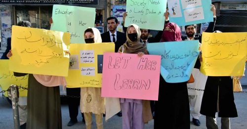 塔利班下令非政府组织 禁女职员回去上班