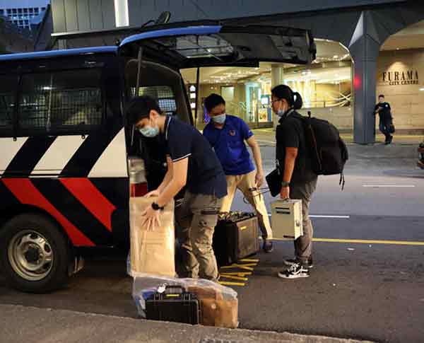 2022年9月15日，被告在牛车水的富丽华城市中心酒店抢劫妓女，警方同天就将被告逮捕。（档案照）