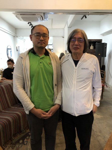 吴鑫霖（左）与詹宏志合影。