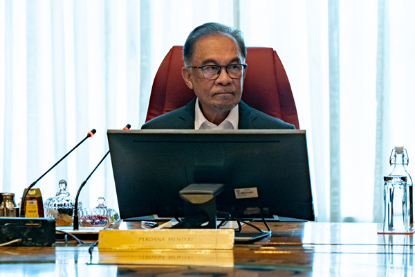 Ministers,punch,work