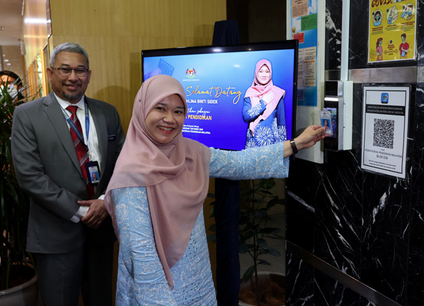 Ministers,punch,work