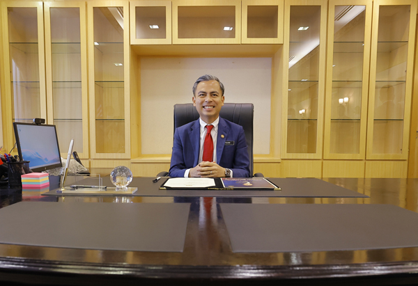 Ministers,punch,work