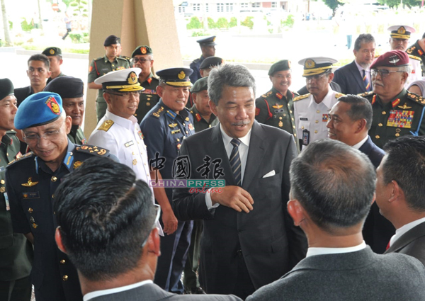 Ministers,punch,work