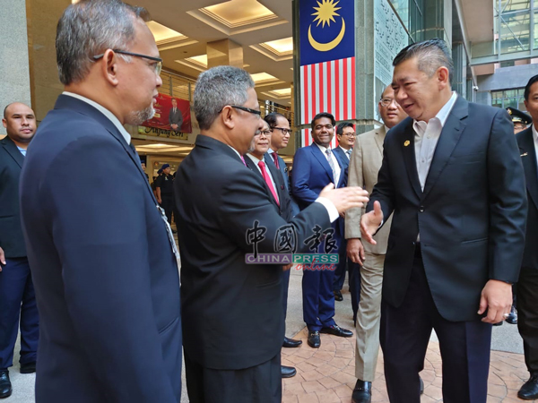 Ministers,punch,work