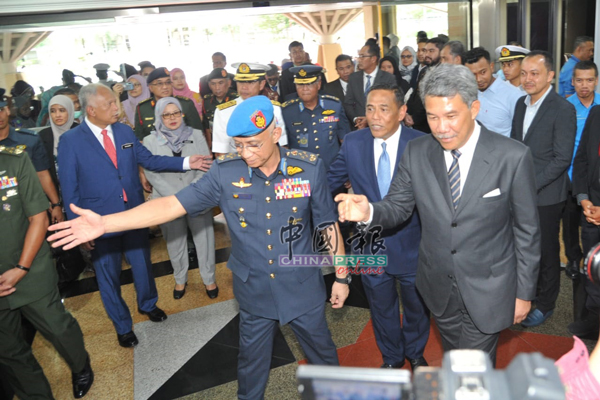 Ministers,punch,work