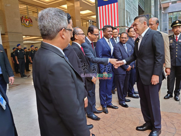 Ministers,punch,work