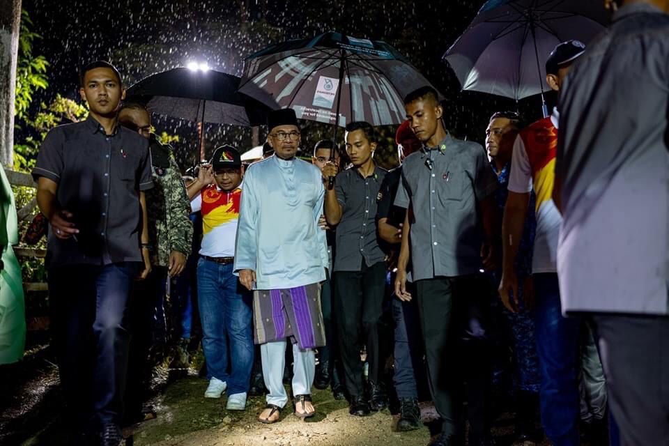 ◤峇冬加里露营地土崩◢政府将发罹难者家属1万抚恤金 首相：幸存者获1000援助金