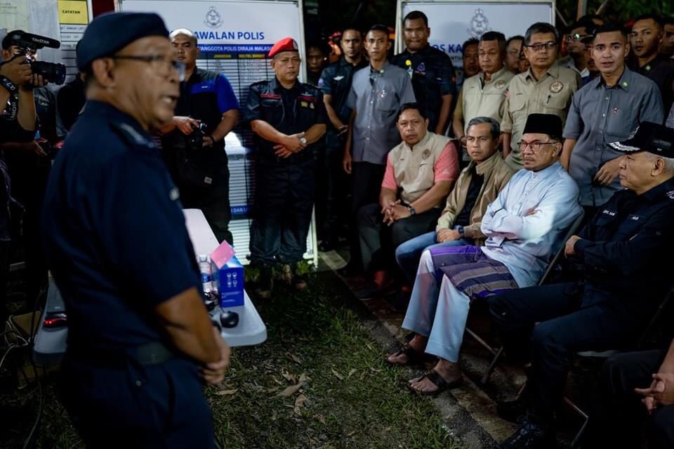 ◤峇冬加里露营地土崩◢政府将发罹难者家属1万抚恤金 首相：幸存者获1000援助金