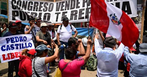前总统被捕  示威不断  秘鲁全国紧急状态30天