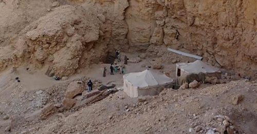 埃及王室古墓出土 最久可追溯至3500年前
