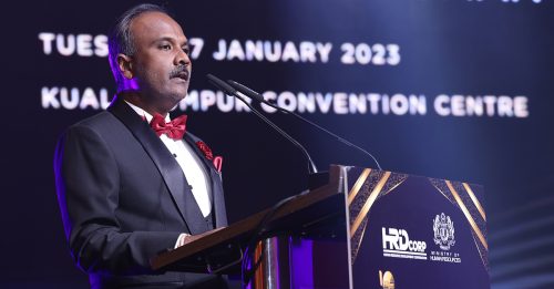 部长：发展企业 提升人才库 成当务急