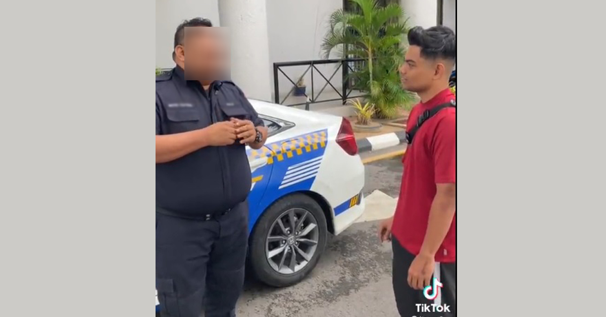 警方向红衣男子讲述改装汽车的风险，然而网民的注意力全在其肥胖身材上。