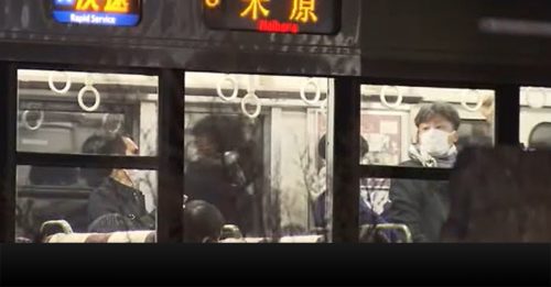 日本遭遇10年最强寒流 列车停驶乘客困逾5小时