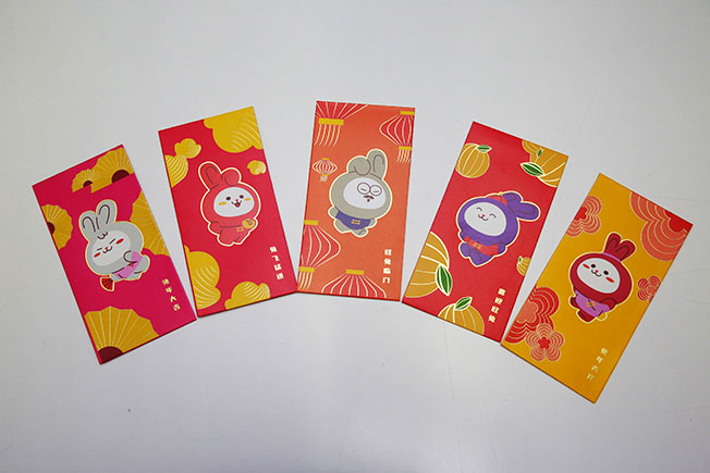 Astro大马（ASTRO，6399，主要板通讯与媒体）推出一系列超可爱的红包袋，5款都可以看到“旺兔”软萌可爱的身影，让人童心大发！