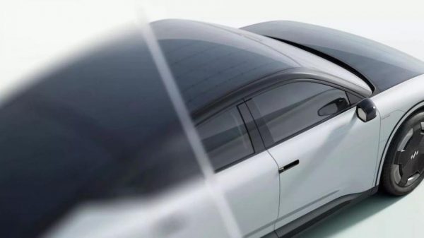 ▲ 透过太阳能面板充电技术，能让车辆充电次数比同级电动车少 3 倍之多。