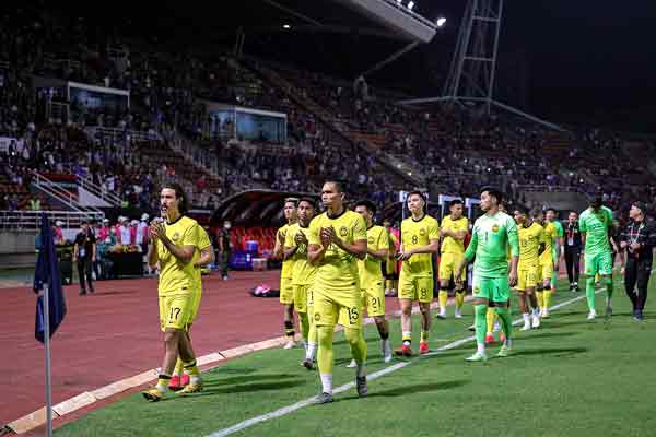大马足球队周二晚客场0比3输给泰国，东锦赛的征途也告一段落。（马新社）
