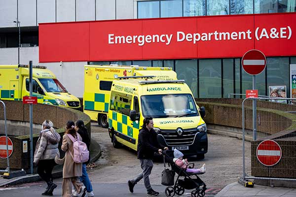 UK emergency healthcare 全球大流行 英国 医疗系统