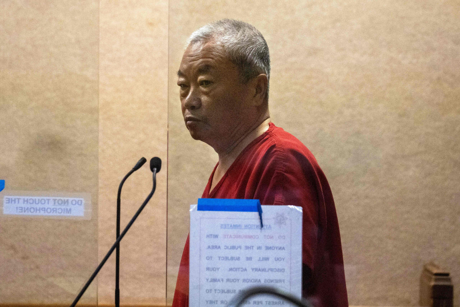 赵春利周三在红木城的法院短暂出庭。