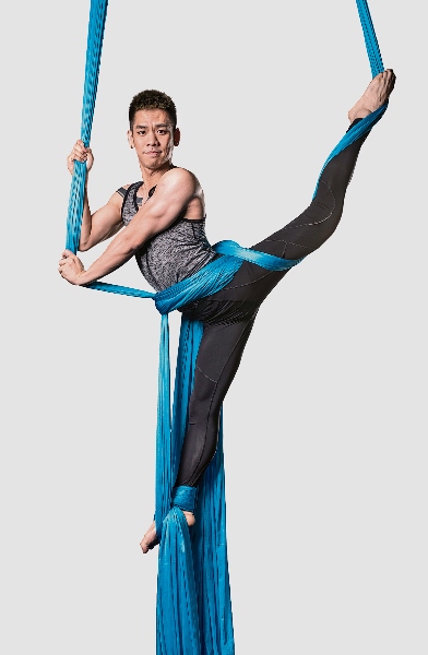 Viva Circus是结合传统与创新的新一代马戏艺术表演团体，以空中表演闻名，如吊环舞、绸缎舞、空中秋千、钢管等。
