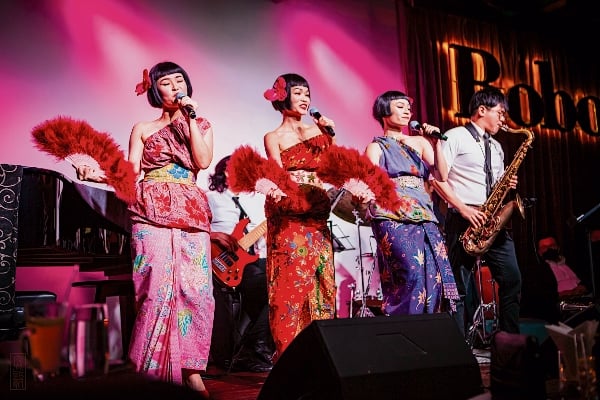 亚洲首个爵士女声三重唱姐妹仨The Shang Sisters也会在雪州春晚当天，与WVC爵士乐队合作，以三语演唱。