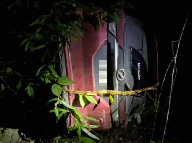 第二国产Aruz休旅车跌入30公尺深山谷，所幸车内7人仅蒙受轻伤。