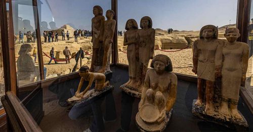 埃及发现 4300年前木乃伊