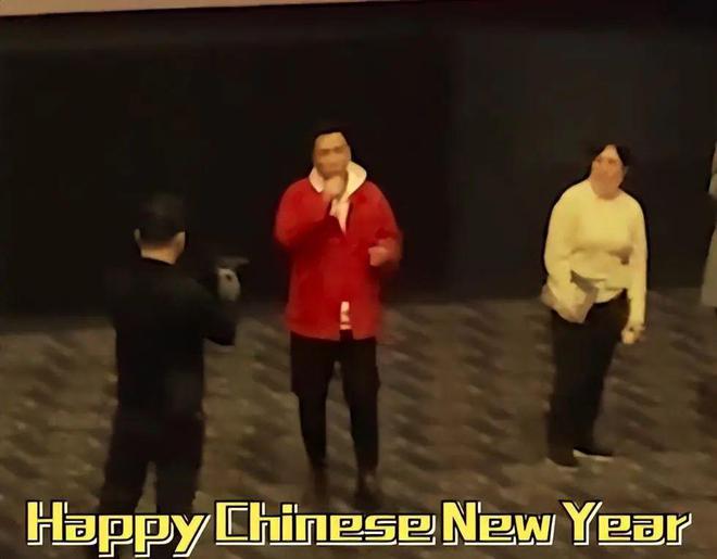 甄子丹、林俊杰(上)在社交平台上发出“Happy Chinese New Year”的祝福。