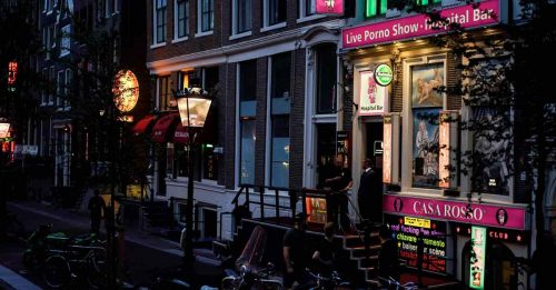 阿姆斯特丹正式立法 禁民众红灯区当街吸大麻