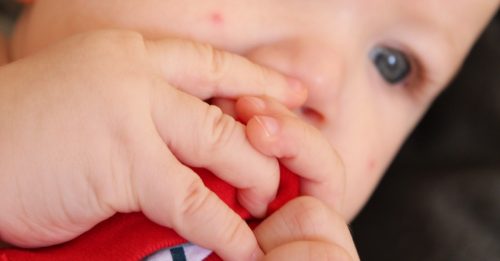 ◤亲子家庭◢怎样帮孩子戒掉咬指甲？