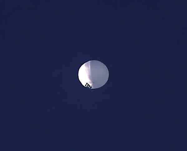 疑似中国侦察气球出现在美国上空。（美联社）