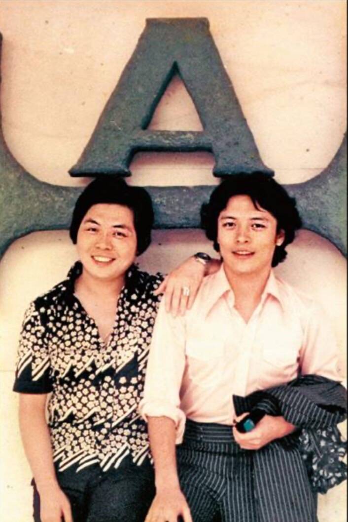 知名经纪人夏玉顺（左）证实超级巨星刘文正过世。