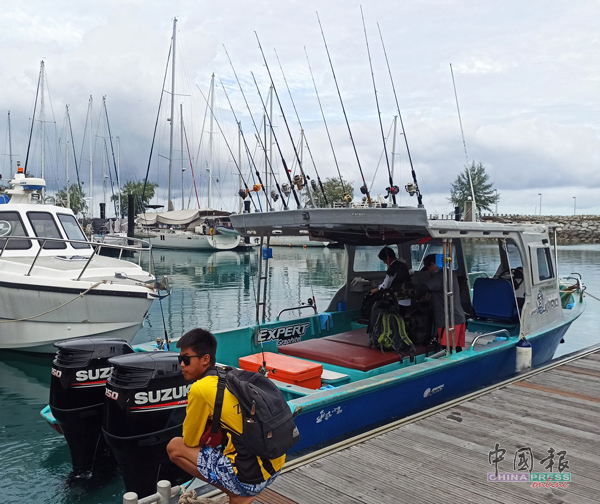 ▲瓜拉云冰和北根就有许多这类型的钓鱼船，是海钓旗鱼旅游业的重点服务业者。