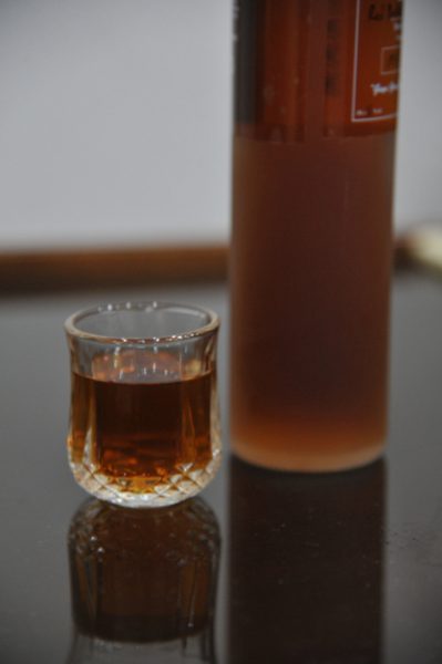 红枣枸杞酒是一款比较滋补的米酒，它香甜的风味和鸡汤的味道非常搭。