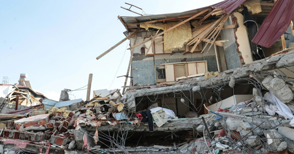 阿德亚曼戈尔巴斯大部分建筑震后坍塌或严重损毁。