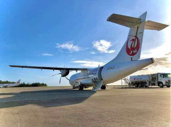 日本空中通勤目前仍在调查驾驶舱窗户出现裂痕的原因。