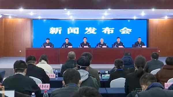江西省、市、县联合工作专班星期四召开新闻发布会，通报胡鑫宇事件调查情况。
