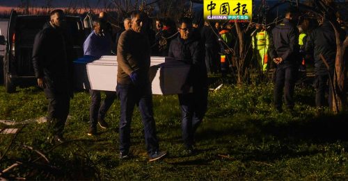 载150人移民船 意海域解体 尸体冲上岸  58人罹难