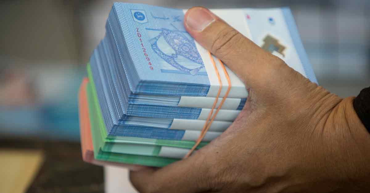 分析师认为,由于美元升势过大,令吉汇率短期内难甩利空。