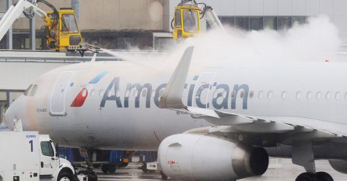 美冬季风暴增至13死 逾5300班机延误取消