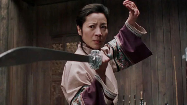 杨紫琼主演的《卧虎藏龙》是华语电影史上首部获奥斯卡最佳外语片的经典作品。